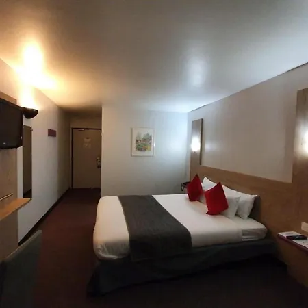 Kyriad Fargeau Ponthierry - Apollonia Hotel