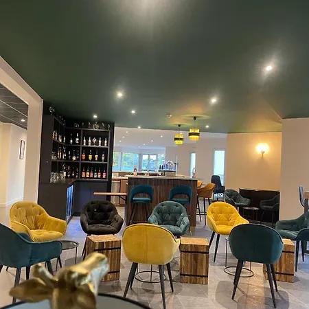 Kyriad Fargeau Ponthierry - Apollonia Hotel