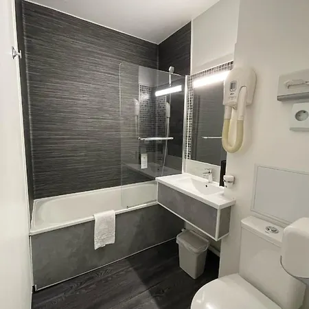 Kyriad Fargeau Ponthierry - Apollonia Hotel 3*