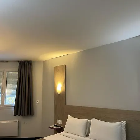 Kyriad Fargeau Ponthierry - Apollonia 3*