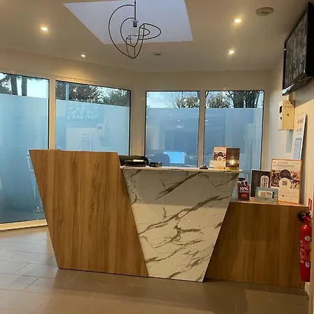 Kyriad Fargeau Ponthierry - Apollonia 3*