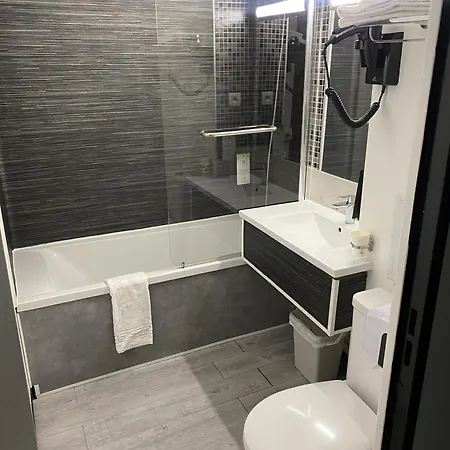 Kyriad Fargeau Ponthierry - Apollonia Hotel 3*