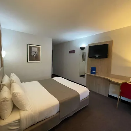 Kyriad Fargeau Ponthierry - Apollonia Hotel