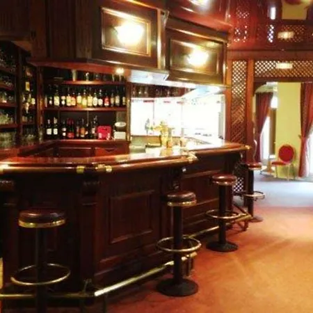 Kyriad Fargeau Ponthierry - Apollonia 3*